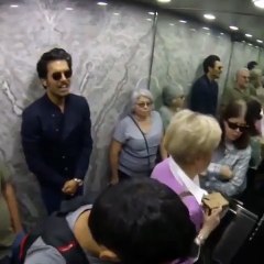 Hayrettin Los Angeles'da Asansörde Şarkı Söylerse