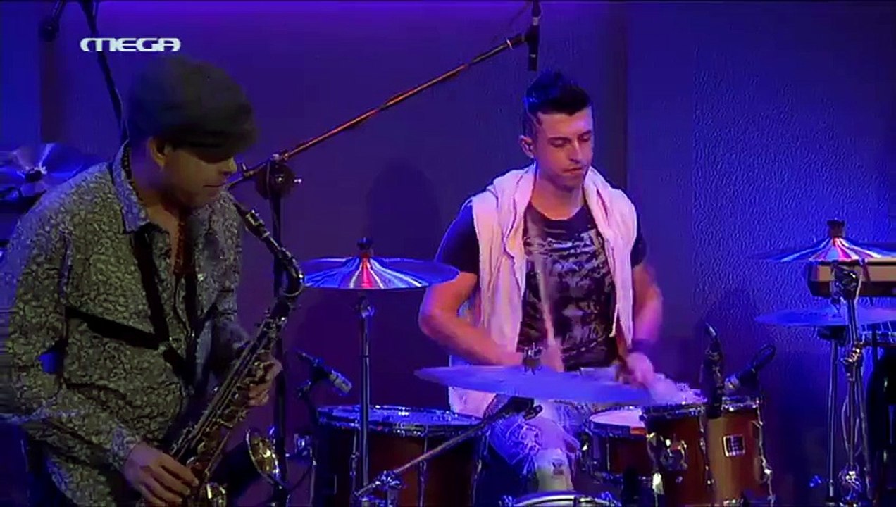 MEGA CELEBRITY GAME NIGHT S02E01