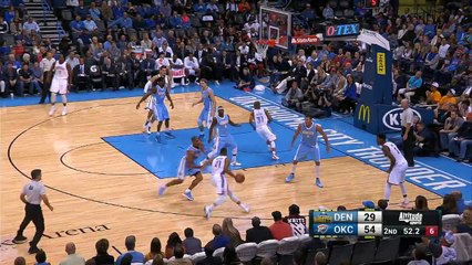 Kenneth Farried Gros dunk