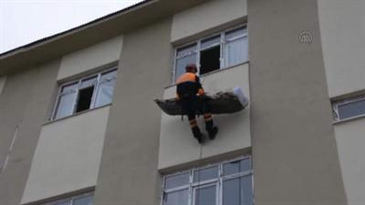 Hastane Çalışanlarına Yangın ve Deprem Eğitimi