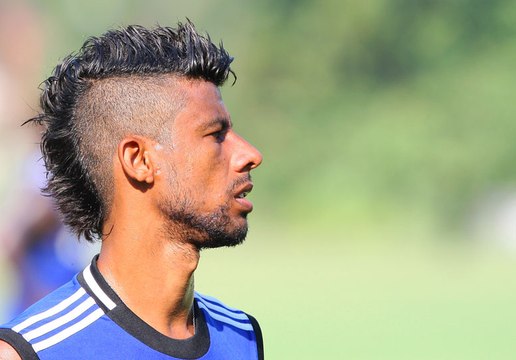 Wallace lamenta ausência de Léo Moura contra o Galo