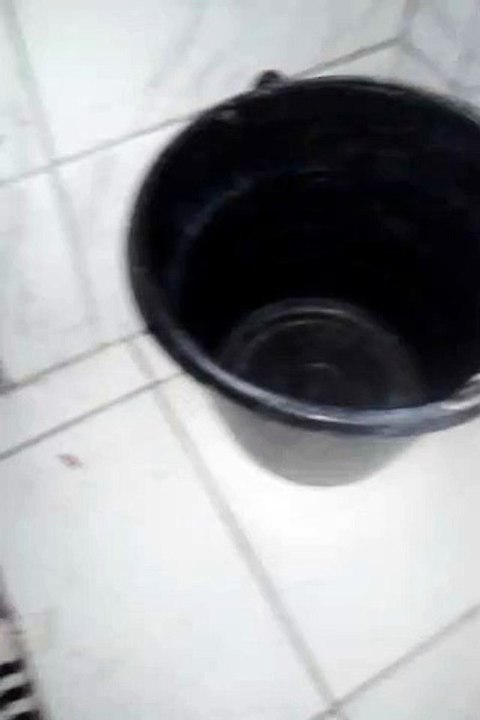 um balde só no banheiro