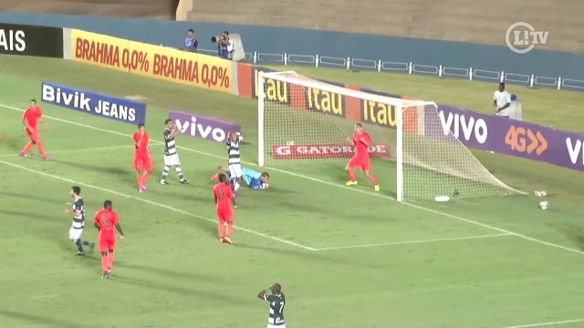 Fez milagre! Zagueiro do Flu salva gol do Goiás em cima da linha