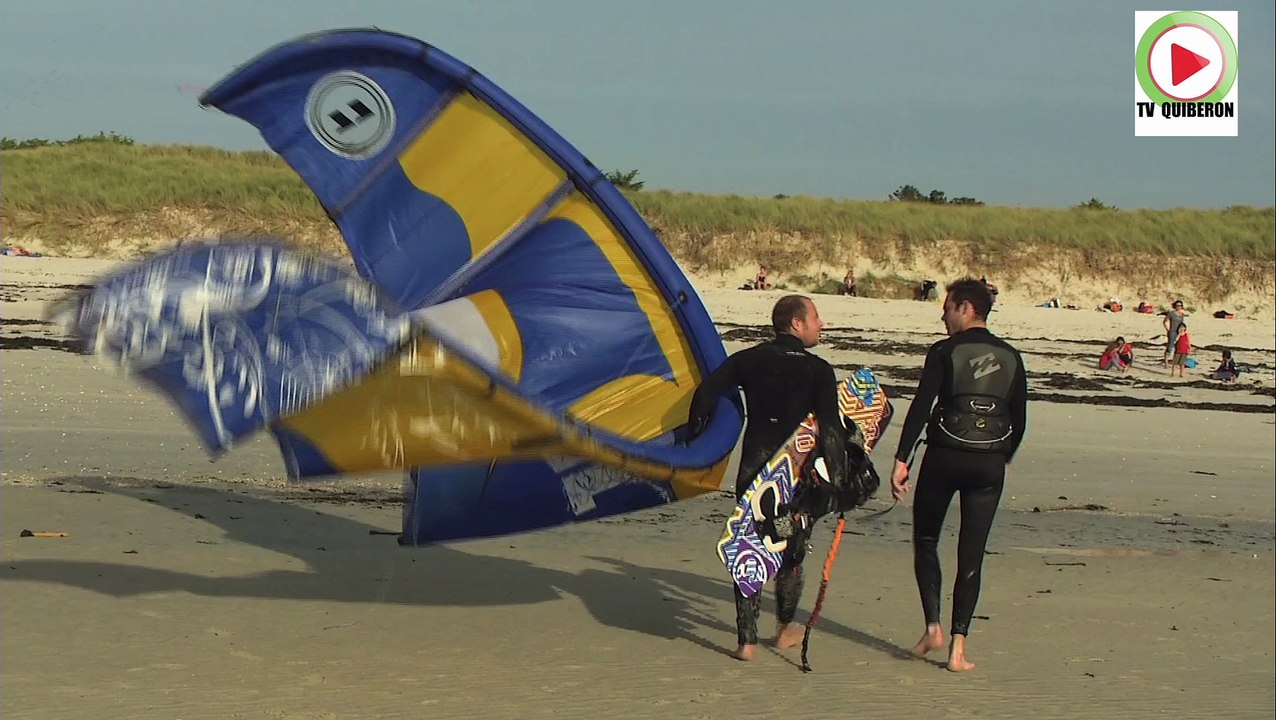 Landéda    |  Session Kitesurf et Windsurf - Bretagne Télé