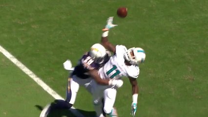 Mike Wallace makes double catch