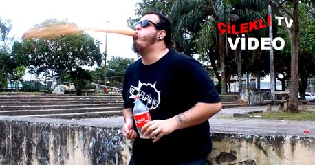Kola Mentos Etkileşimini Kendi Üzerinde Deneyen Adam