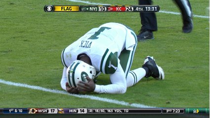 Vick leaves with possible head injury