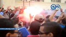 طلاب الإخوان يشعلون الشماريخ في تظاهرتهم بجامعة القاهرة