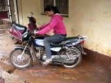 Indian girl bike stunt .. bike stunt india