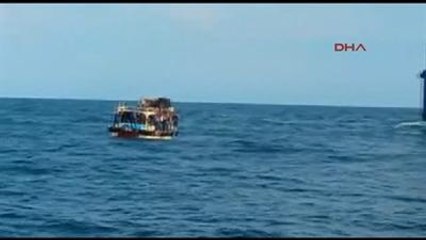 Sarıyer Açıklarında Yakalanan Kaçak Göçmen Teknesi