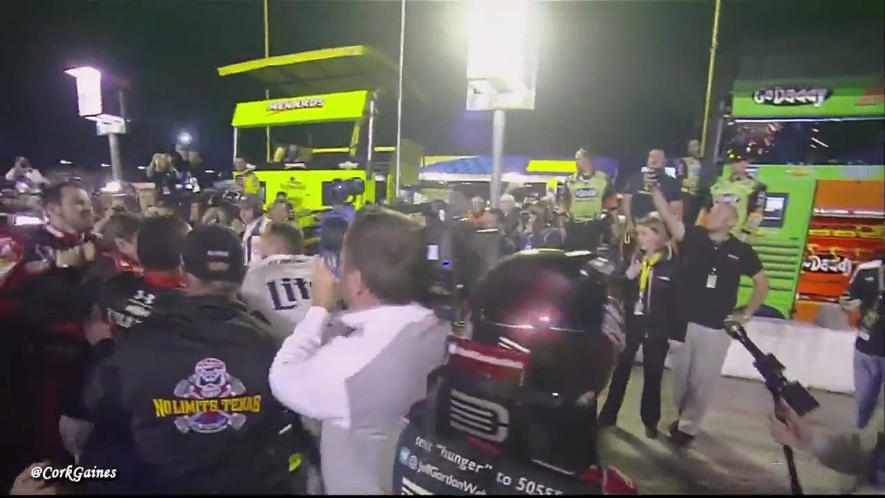 NASCAR : deux pilotes en viennent aux mains après une course