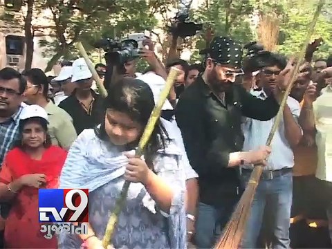 Mahima Chaudhry and Shakti Kapoor join Swachh Bharat Abhiyaan, Mumbai - Tv9 Gujarati