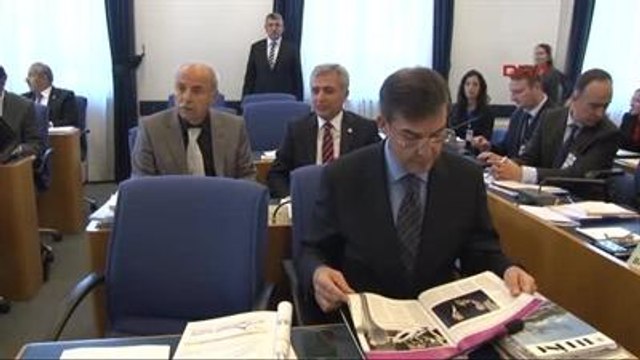 Komisyonda Maliye Bakanı'na CHP'li Vekilden Dövizli Protesto