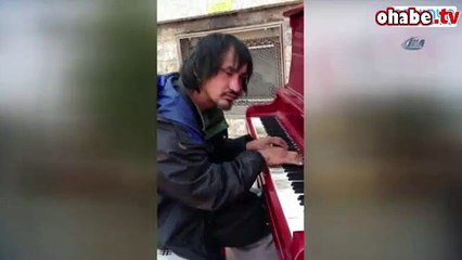 Evsiz adamdan unutulmaz resital