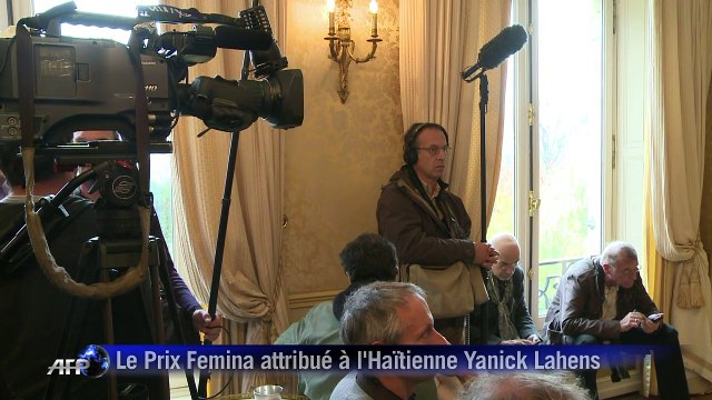 L'Haïtienne Yanick Lahens, prix Femina pour Bain de lune