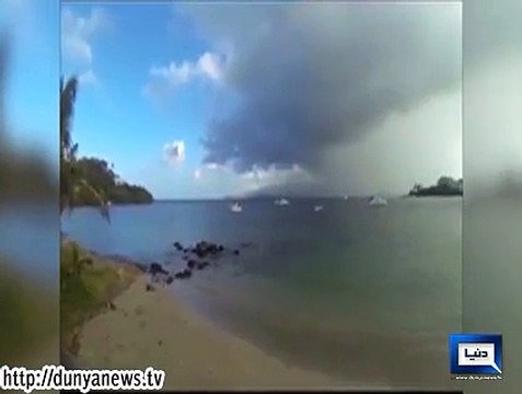 Dunya News-French man holds his breath underwater, makes 36 bench presses