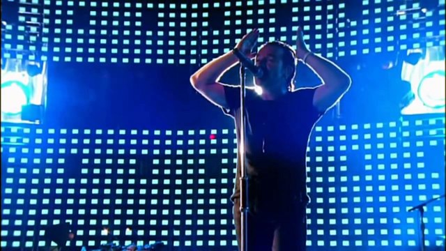 [HD] U2 Miss Sarajevo Bono em seus ouvidos