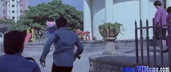 Darling (2007)_clip4