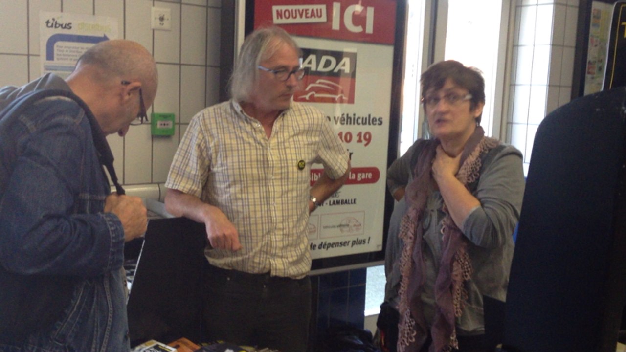 Les passagers mènent l'enquête