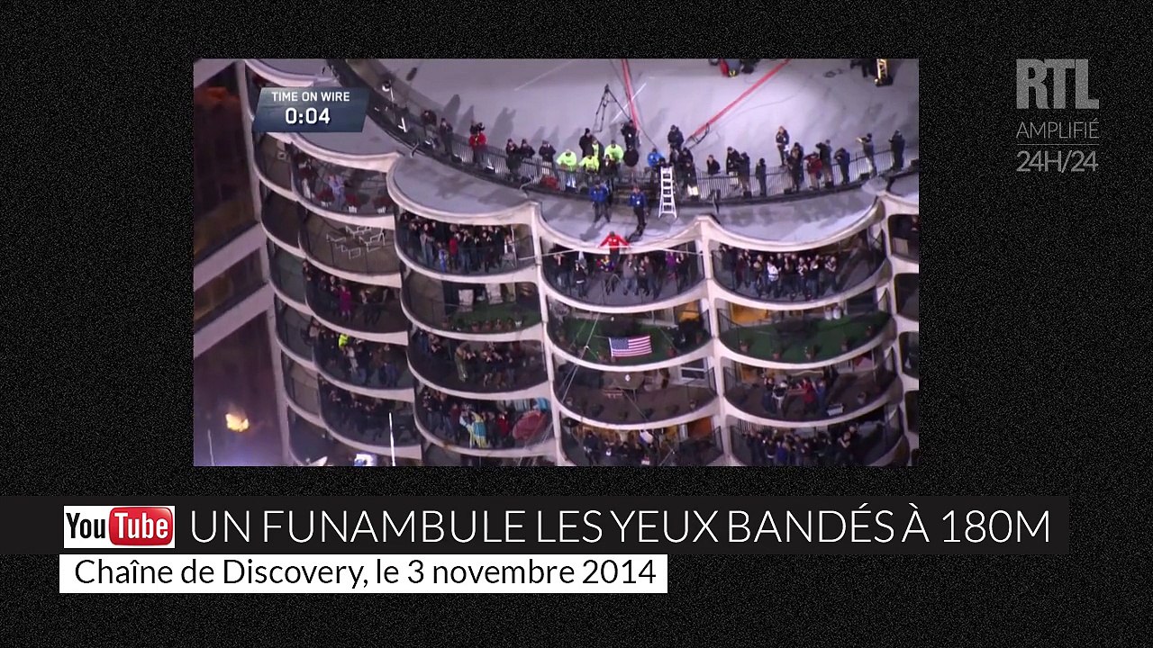 Ce funambule marche à 180m de haut les yeux bandés