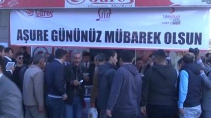 Kızılay'dan Bin Kişiye Aşure Dağıtımı