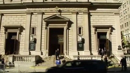 Celebs arrive for designer Oscar de la Renta's private funeral