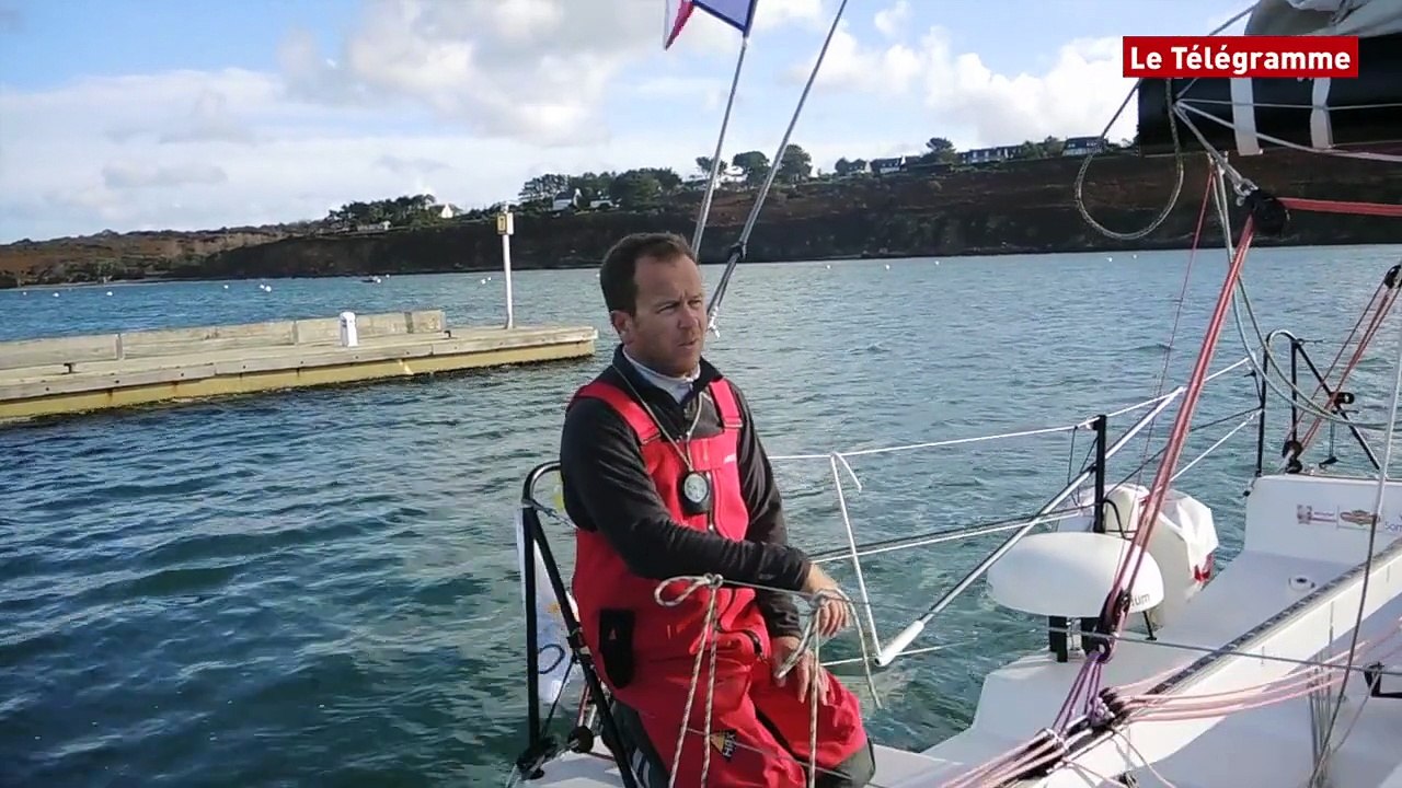 Route du Rhum. Pierre-Yves Lautrou en escale à Camaret