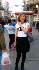 Taksim'de Eşofman İndiren Çılgın Kız