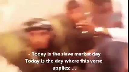 "Preciso olhar os dentes dela": Estado Islâmico divulga vídeo de mercado de escravas sexuais