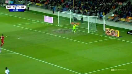 Pologne - Un gardien aux gants savonnés