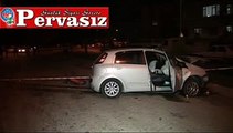 OTOMOBİLLE DOLMUŞ BEKLEYEN ÇİFTE ÇARPTI: 1 ÖLÜ, 1 YARALI