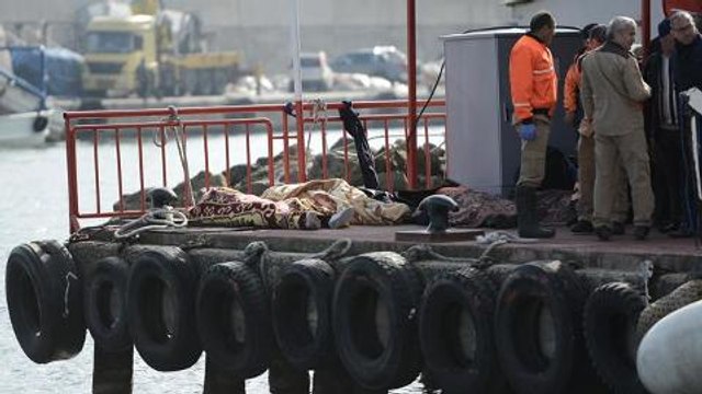 Dozens drown after boat sinks near Turkey