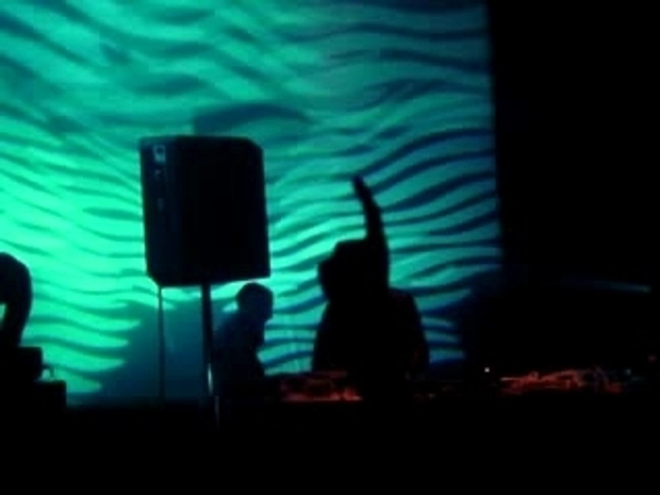 Das Glow - Weiss Gaz @ Rockstore