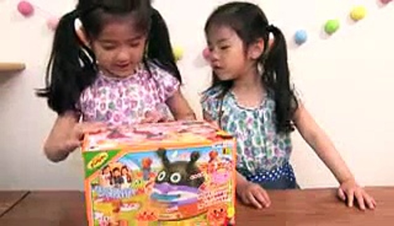 アンパンマン　とれとれペッタンゲーム　anpanman card game