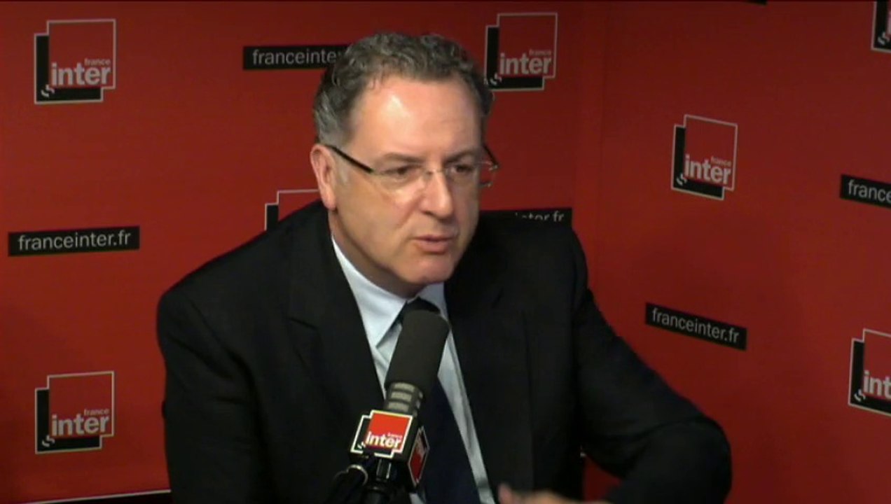 Richard Ferrand calme le jeu sur les professions réglementées