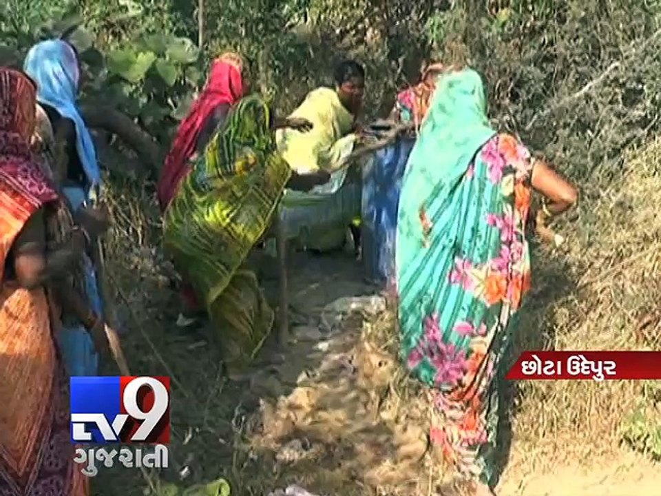 Angry women disposing confiscated liquor in Chhota Udepur - Tv9 Gujarati