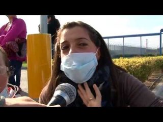 Acerra (NA) - "No alle ecoballe", le mamme bloccano ingresso termovalorizzatore -1- (03.11.14)