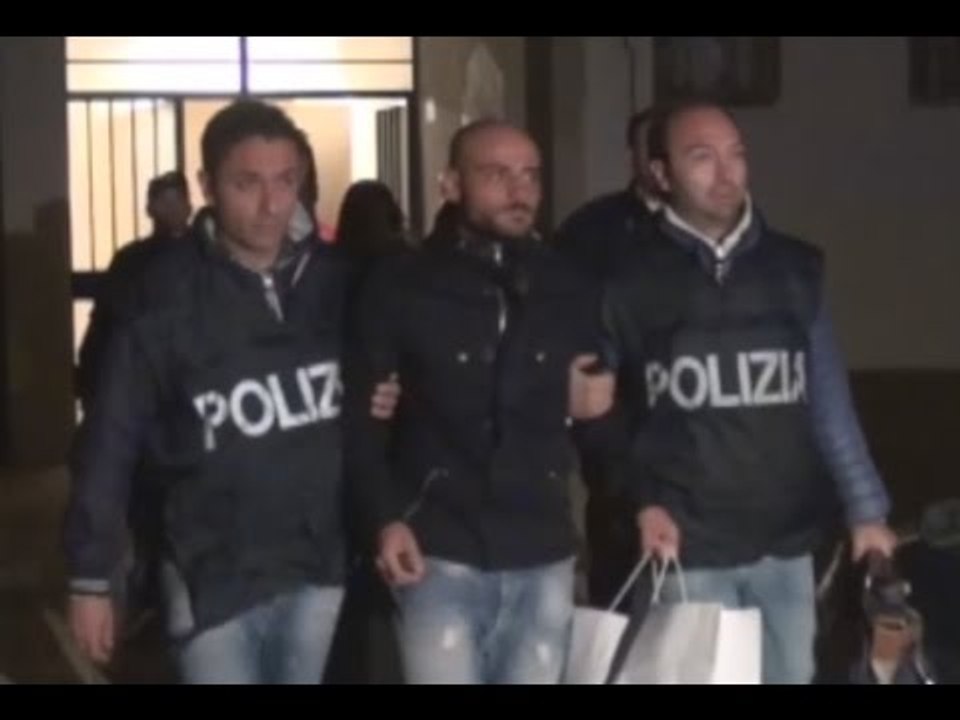 Maddaloni (CE) - Pizzo anche sulla costruzione di una chiesa, 34 arresti -1- (03.11.14)