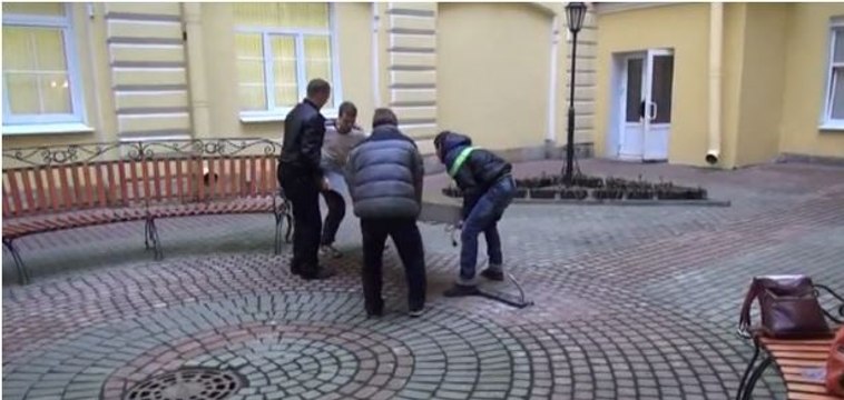 La statue-hommage à Steve Jobs fait les frais des lois anti-gay en Russie