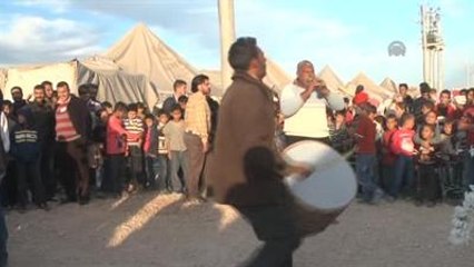 Suriyeli Çift Çadır Kentte Evlendi