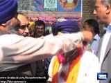 Dunya News - Sikh pilgrims arrive in Pakistan to celebrate Guru Nanak’s birthday