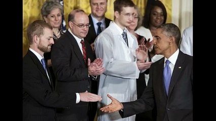 US nurse bikes away, despite Ebola quarantine