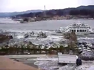 horrible sunami distruction,,, must watch o my god,............