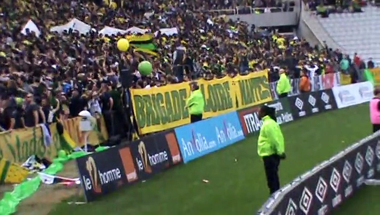 A l'occasion du derby de l'ouest entre le FC NANTES et le STADE RENNAIS disputé le Dimanche 2 Novembre 2014, un hommage a été rendu à Jean-Jacques DRET avant le match à La Beaujoire.