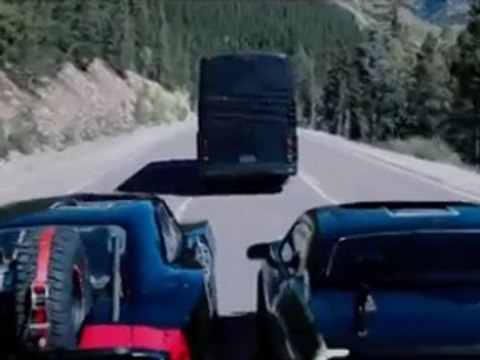 Türkçe altyazılı HIZLI VE ÖFKELİ 7 Fragmanı