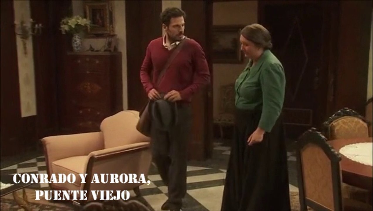 Conrado charla con Rosario cuando María avisa del incidente en la plaza con la Montenegro