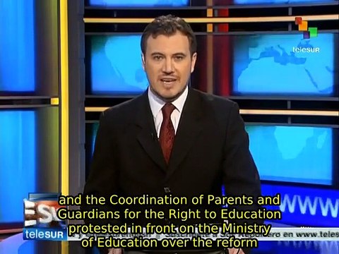 Teachers, parents and students protest Chilean education reform