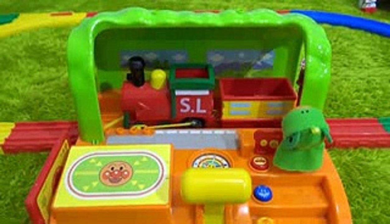 じょーけんアニメ アンパンマンとSLマン、パーティーのお手伝い