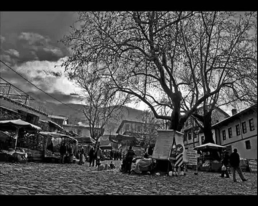 Sabahat Akkiraz -  Kınalı Kar