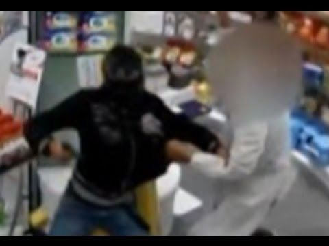 Napoli - Sparò a farmacista, arrestato rapinatore (04.11.14)